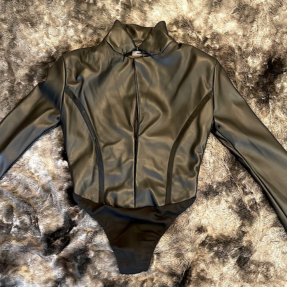 VEGAN LEATHER BLAZER BODYSUIT - BLACK